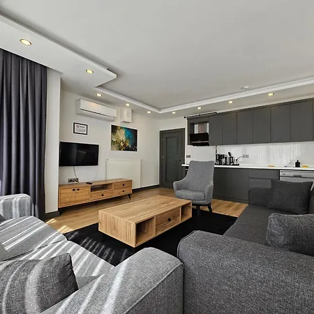 New Flat&large Living Space 2-1 Near Lara شقة