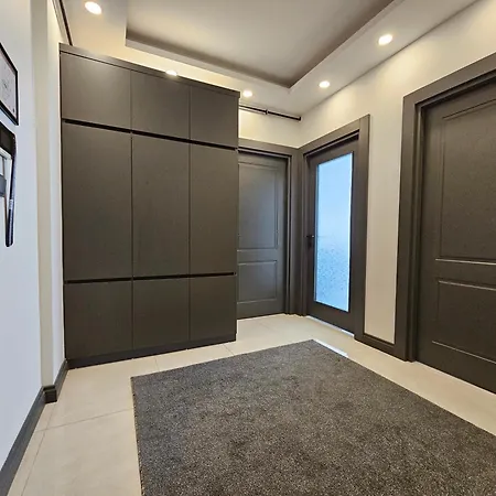 New Flat&large Living Space 2-1 Near Lara Διαμέρισμα